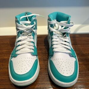 Women's Air Jordan 1 Mid Marine Green Size 6